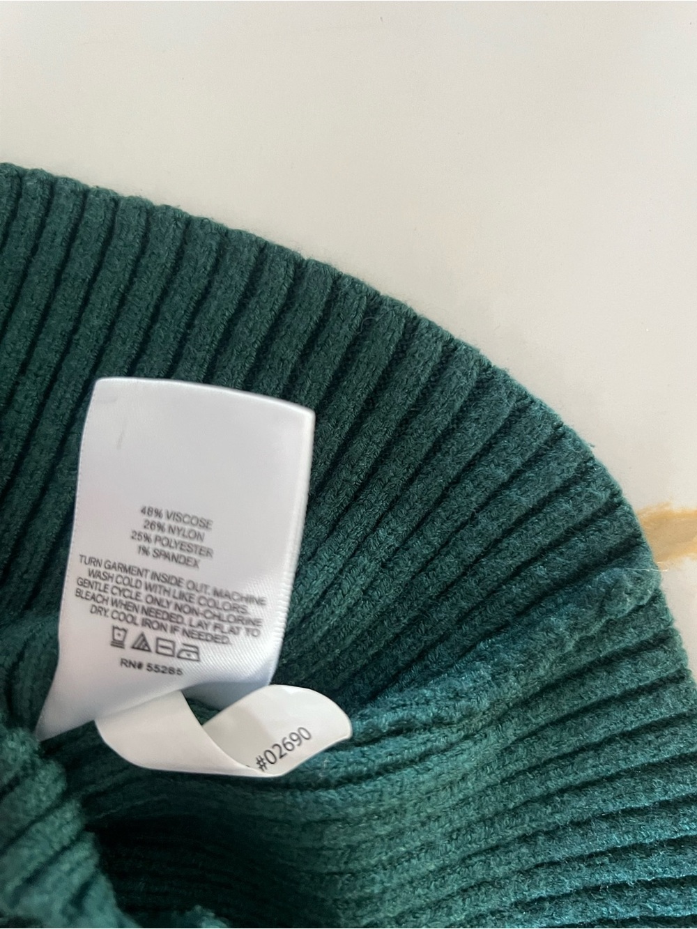 Express Deep Green Ribbed V-Neck Sweater - Picture 4 of 5